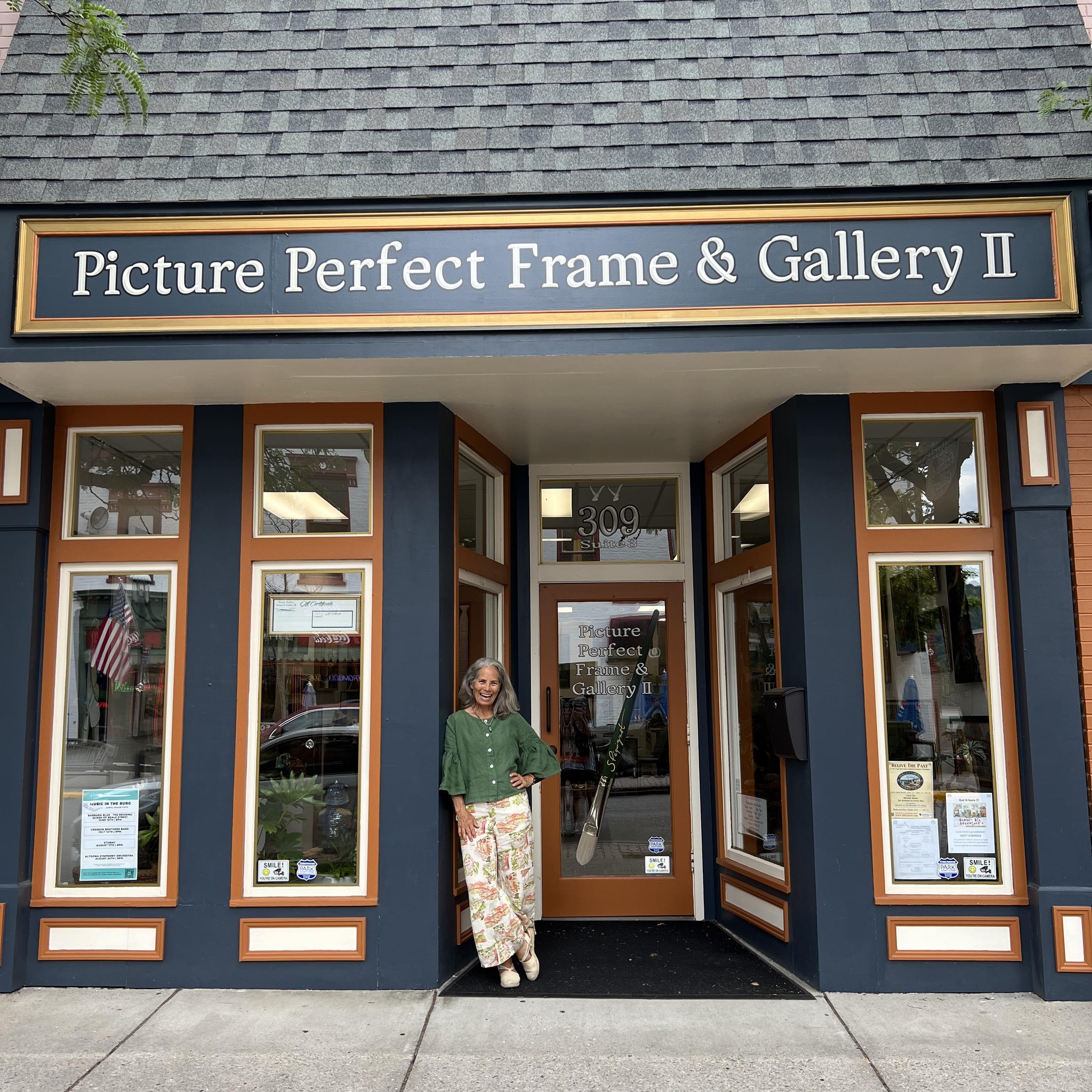 Picture Perfect Frame & Gallery II